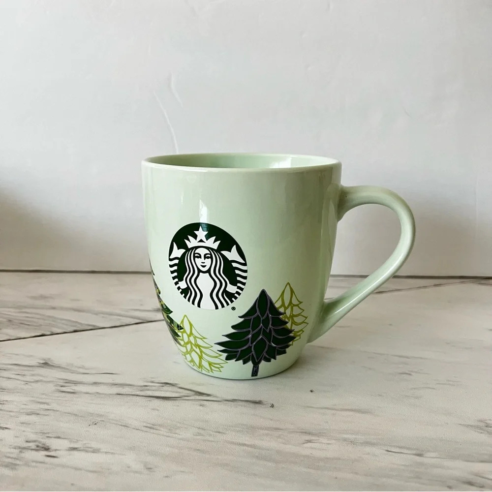 New without box, Starbucks Coffee Mug 16 Fl Oz. 2020 Holiday Christmas Pine Tree
